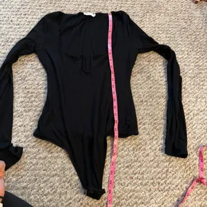 GOOD AMERICAN Stretch Jersey U Ring Bodysuit Long Sleeve Black- Size Medium (2) thumbnail 12