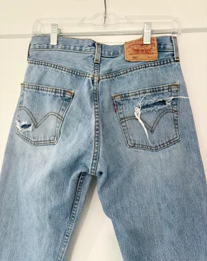 Levi’s Rare Vintage Light Wash 2004 Buttonfly 501 Jeans thumbnail 7