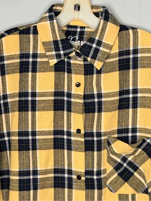 GameDay Social Iowa Hawkeyes Shirt nwot thumbnail 2
