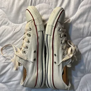 Converse All Star Low Top White Sneakers Men’s 8, Women’s 10 thumbnail 3