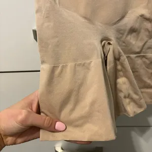 Spanx OnCore High-Waisted Mid-Thigh Shaper thumbnail 4