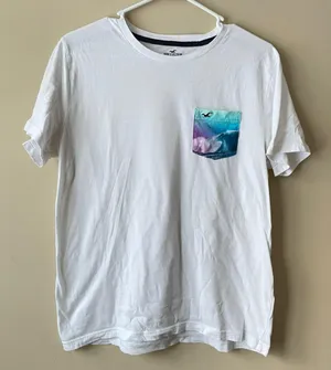 Hollister tee thumbnail 1