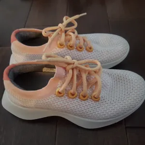 Allbirds Sneakers in Peach and White Size 6 thumbnail 1