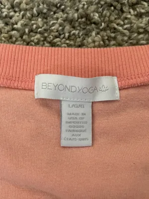 Women’s Beyond Yoga Tropez Terrycloth Pullover Shorts Set Loungewear Size L thumbnail 4