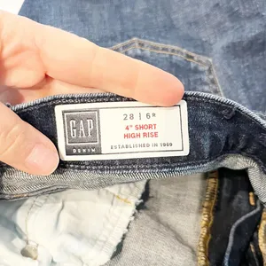 Gap Denim High Waisted Whiskered Frayed Hem Jean Short 4" Blue 28 / 6 thumbnail 3