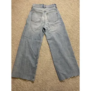 H&M Women Light Wash High Waist Wide Leg Raw Hem Jeans Size 2 US 34 EUR‎ thumbnail 2