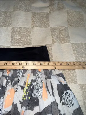 Lululemon Pleat to Street Skirt II "Mini Art‎ Pop White Multi / Black” size 10 thumbnail 3