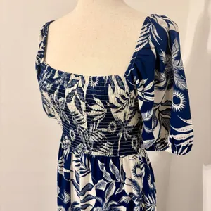 Melrose and Market Blue White Tropical Print Smocked Puff Sleeve Midi Dress Sz M thumbnail 2