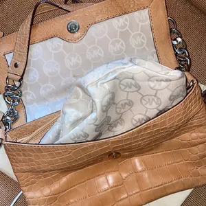 Michael Kors oversize clutch thumbnail 10