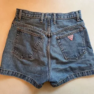 Guess Jean shorts thumbnail 3