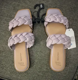 Time & Tru NWT sandals thumbnail 1