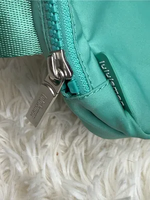 Lululemon Everywhere Belt Bag 1L in Paradise Green thumbnail 5