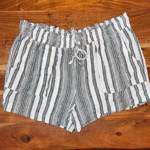 Time and Tru High Waist Striped Black and White Shorts thumbnail 2