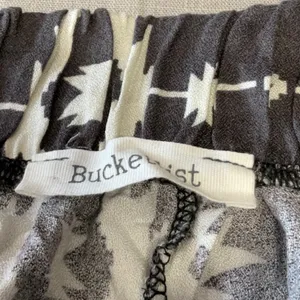 Bucket list Brown thumbnail 3