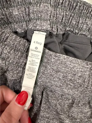 Lululemon Hotty Hot Shorts 2.5" Low-Rise thumbnail 3