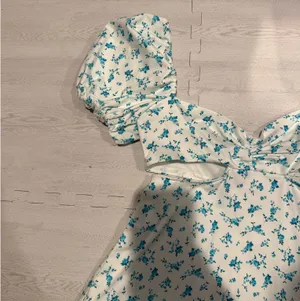 ZARA Blue Floral Cutout Puff Sleeve Summer Dress thumbnail 5