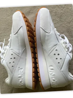 Under Armour Essential Runner White Sneakers Women’s 8 NWOT thumbnail 2