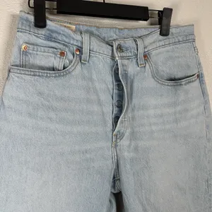 Levis 501 Jeans Womens 29x32 Premium Denim High Rise Button Fly Blue Light Wash thumbnail 3