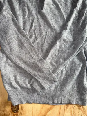 - [ ] J crew 100 percent cashmere size small great condition pre owned used knit fox thumbnail 4