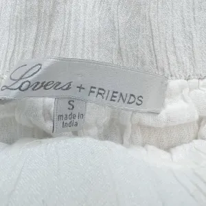 LOVERS + FRIENDS Serene Shorts in White Embroidered Floral‎ size Small thumbnail 4