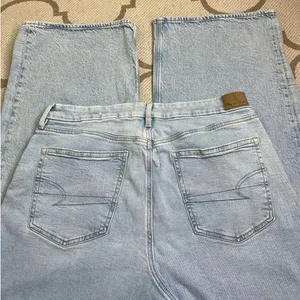 American Eagle AE Curvy Super High-Rise Baggy Straight Jeans Light Blue Size 16L thumbnail 2