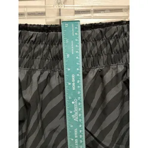 Shorts Women Avia Running Active Gym Sport Pull On‎ Size Sm Gray Zebra Lined thumbnail 2