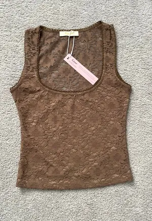 Amazon Qinsen Women’s Lace Trim Square Neck Tank thumbnail 1