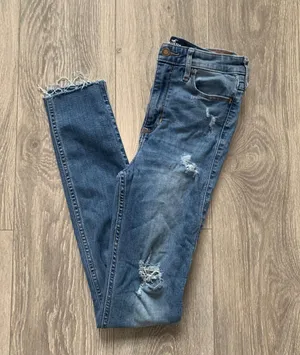 Hollister Ultra High-Rise Super Skinny Jeans thumbnail 1