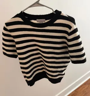 H&M Sweater Top  thumbnail 1