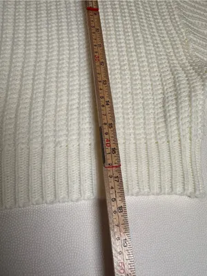 Women’s Cream Chunky Knit Sweater Size Small Short Cozy Ribbed Pullover thumbnail 9