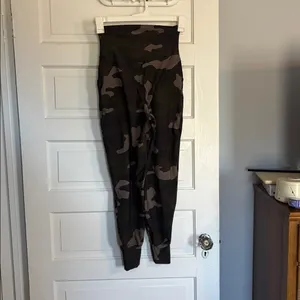 Aerie Offline Camouflage High-Waisted Joggers thumbnail 3