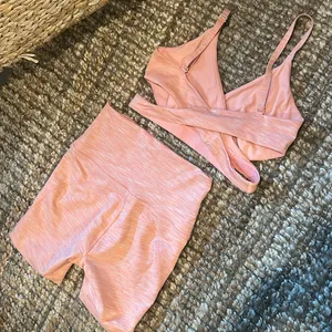 Outdoor Voices Coral Two Piece Sports Bra/Biker Short Combo Size Small thumbnail 10