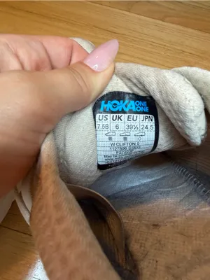 Hoka Women's Clifton 9 Sneakers - Size 7.5 thumbnail 7