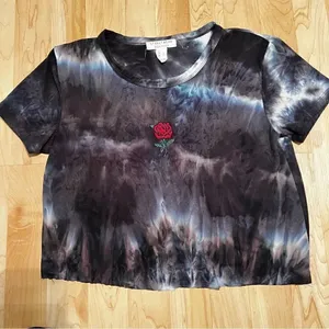 Streetwear Society Small Tie-Dye Rose Crop Top Short Sleeve thumbnail 1