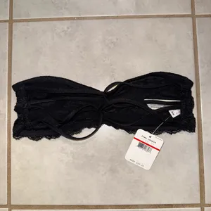 NWT $20 Free People Black Essential Lace Side-Boning Pullover Bandeau XS thumbnail 6