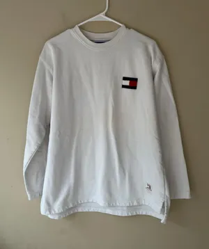 Tommy Hilfiger crewneck thumbnail 1
