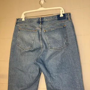Abercrombie & Fitch The Vintage Straight High Rise Jeans Medium Wash Size 32/14R thumbnail 6