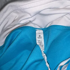 lululemon athletica Blue Athletic Shorts Lightweight Design size 12 thumbnail 4