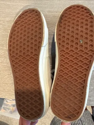 Vans - 7.5, High-Top Sneakers in Light Gray and White thumbnail 7