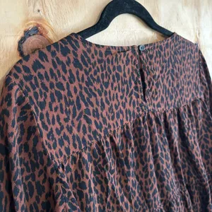 Gap Women's Tiered Animal Print Blouse Long Sleeve Cheetah Print Sz M thumbnail 3