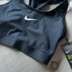 NWT Nike‎ Swoosh Bra Black thumbnail 3