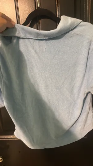 Abercrombie cropped sweater/top thumbnail 4