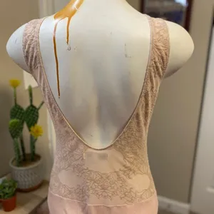 Fourteenth Place Bodysuit Womens Small Nude Pink Lace Illusion Low Open Scoop Ba thumbnail 6