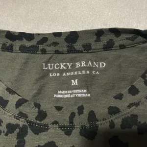 Lucky Brand Animal Print Short Sleeve Crewneck T-Shirt Olive Green Size Medium thumbnail 12