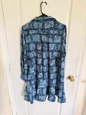 Tuckernuck Callahan Shirt Dress in Trellis Vine Crepe thumbnail 6