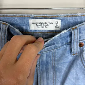 Abercrombie &‎ Fitch The Ankle Straight Ultra High Rise Jean Size 28/6s thumbnail 2