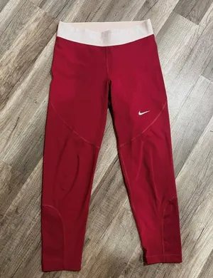 Women’s Nike Pro Therma Leggings thumbnail 2