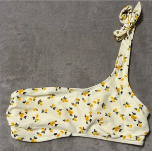 Abercrombie & Fitch lemon pattern one-shoulder bikini top thumbnail 1