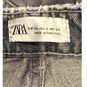 ZARA Wide Leg High Rise Vintage DInspired istressed Cropped Jeans 2 Rinsed Black thumbnail 8
