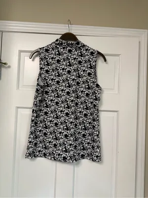 Lands' End Black & White Floral Sleeveless Collared Tank thumbnail 6